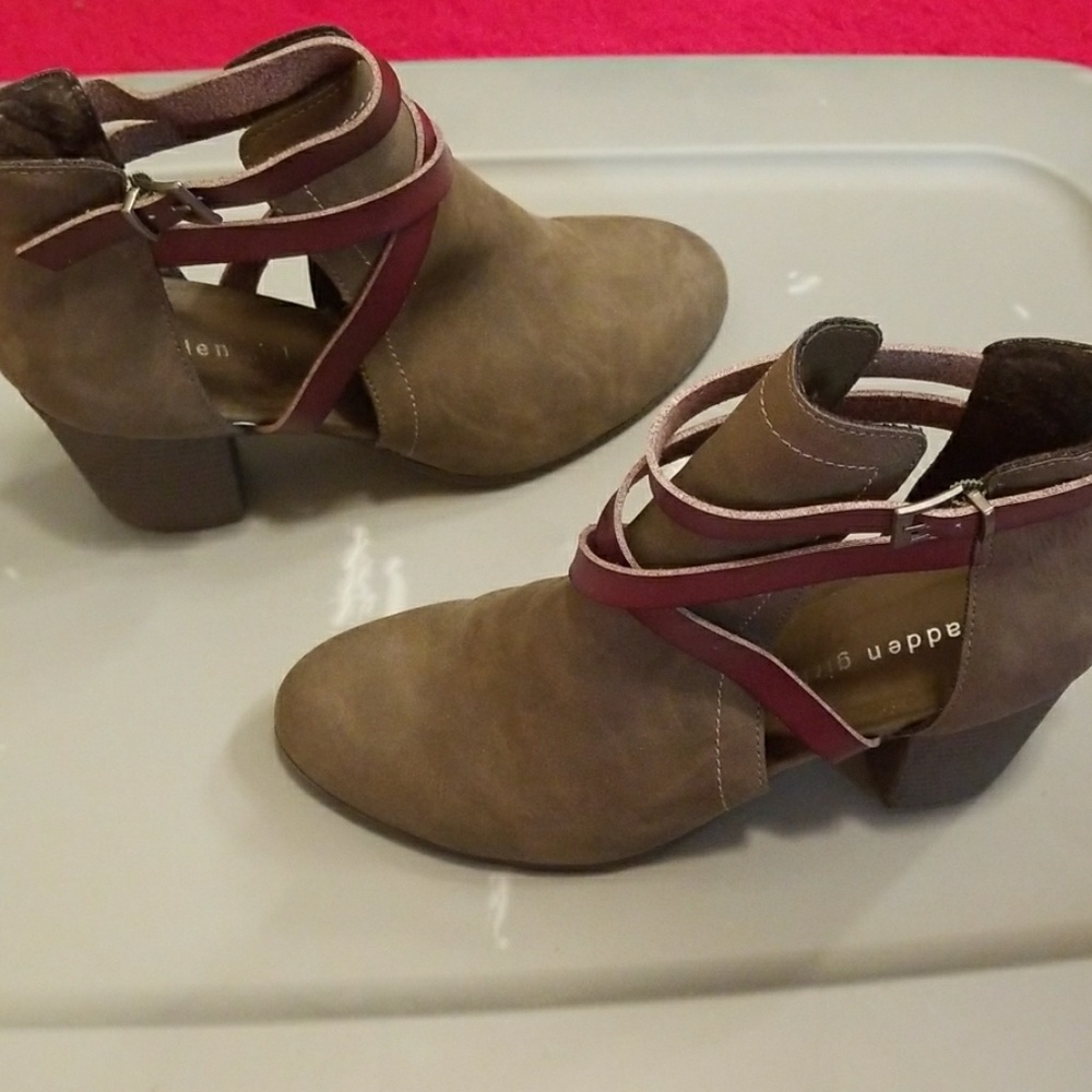 Ankle boots.